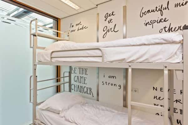 Quartos temáticos do Hostelle 