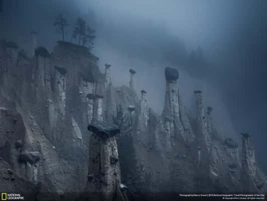 Pirâmides de Prata, formadas por rochas cobertas de areia, que ficam na região de Tirol do Sul, na Itália; foto foi a terceira colocada na categoria Natureza