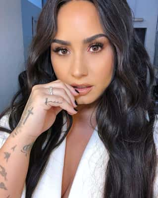 Demi Lovato é internada às pressas por overdose de heroína