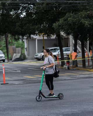 Patinete elétrica da marca Grin Scooters.