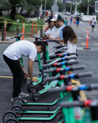 Patinetes elétricas ganham espaço nas ciclovias de São Paulo