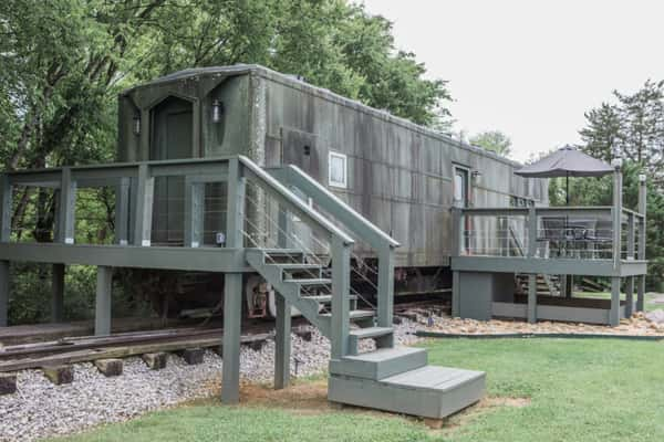 Quer viajar ao passado? Então essa é a melhor escolha. Totalmente reformada, essa casa um dia já foi parte de um trem usado na segunda Guerra Mundial