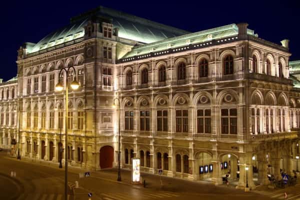 A Áustria ficou em 4º lugar no ranking de países mais seguros do mundo, de acordo com o Global Peace Index 2019. Na foto, Ópera Nacional de Viena, capital austríaca 