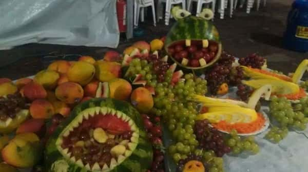 Alimentos servidos no bufê Amigos de Xica