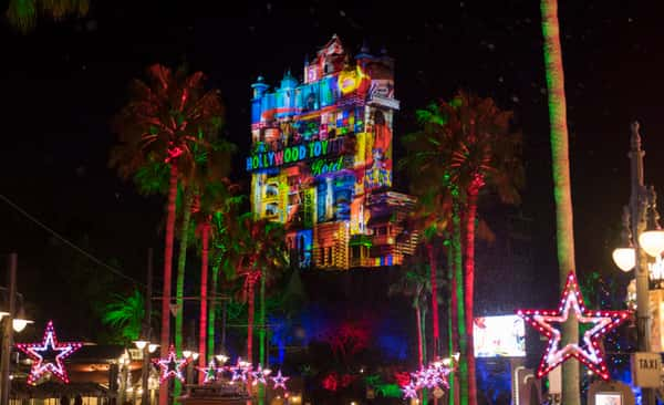 Até o famoso Hollywood Tower Hotel vai se transformar à noite