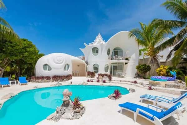 2013 - A Mais Famosa Casa de Conchas do Mundo, Isla Mujeres, México; Marcada 235.803 vezes na lista de desejos