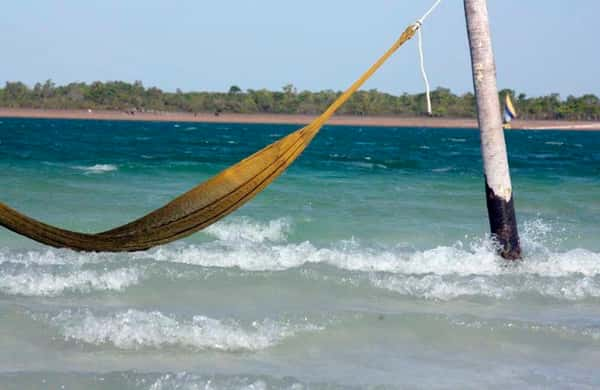 Atividades em Jeri: as famosas redes na água das Lagoas Azul e do Paraíso.