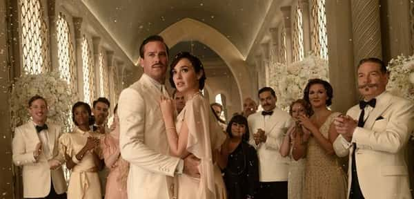 Gal Gadot e Armie Hammer em cena de 