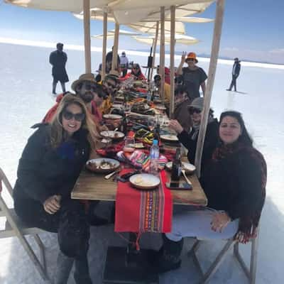 Almoço privativo de luxo no Salar de Uyuni