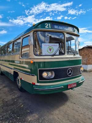 Tour tem passeio com ônibus retrô