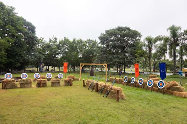 Detalhes do acampamento inspirado na saga Percy Jackson no Parque Villa-Lobos 