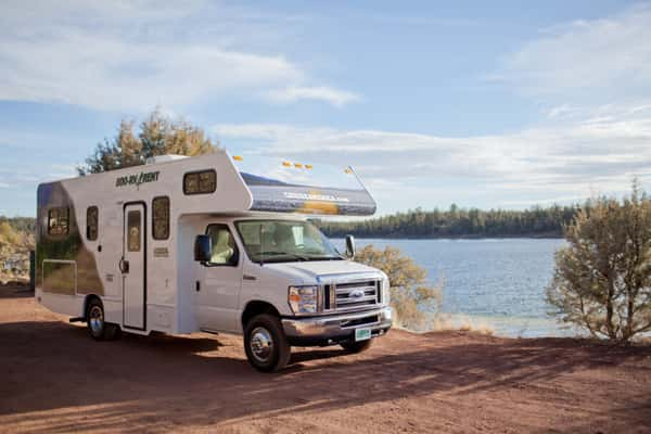 Interior do modelo  C25, um dos motorhomers mais usados no mercado americano