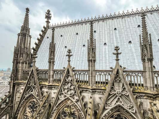 Detalhe das torres em estilo gótico da Catedral de Colônia