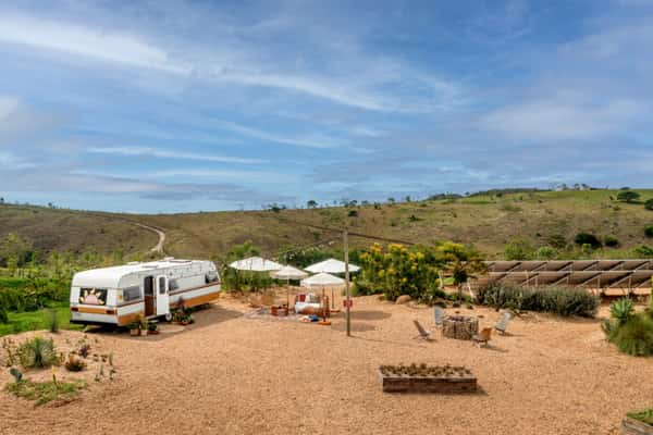 A hospedagem fica em no distrito de Membeca, em Paraíba do Sul, na Serra Fluminense