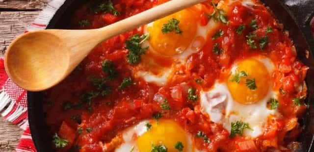 Shakshuka: aprenda da fazer essa delícia árabe