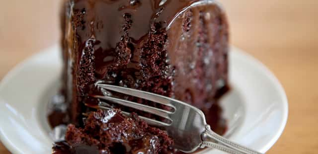 Bolo de chocolate sem farinha de trigo e fácil de fazer