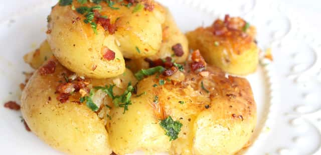 Batata ao murro feita na frigideira: prática e deliciosa