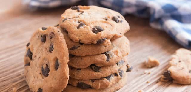 Cookies com gotas de chocolate: crocantes e irresistíveis