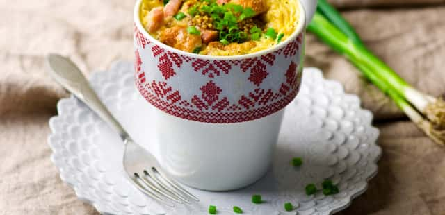 Quiche de caneca rápido e prático no micro-ondas