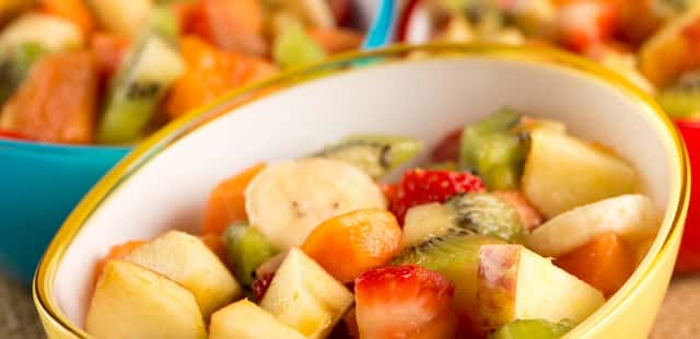 Salada de frutas diferentona para o café da manhã