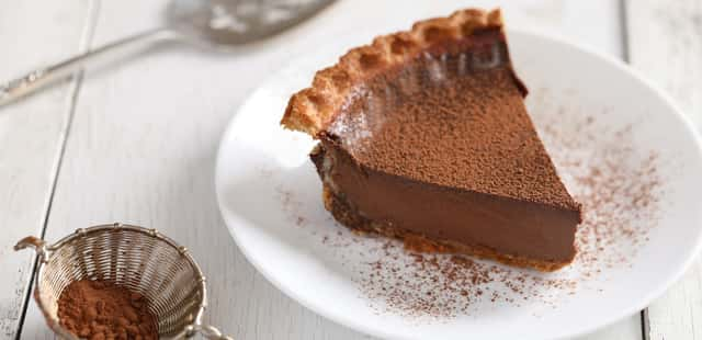 Torta mousse de chocolate com ganache e base crocante