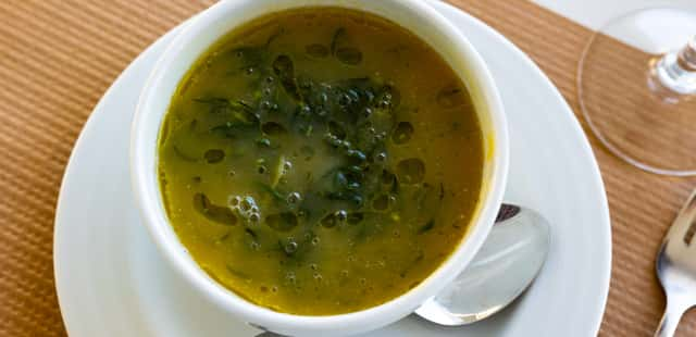 O caldo verde low carb mais delicioso que você já provou!