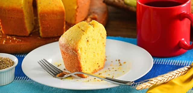 Bolo de leite fofinho para comer com café