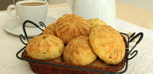 Faça uma deliciosa broa para o café da manhã em 15 minutos