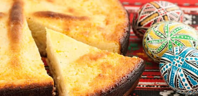 Um bolo de pão de queijo irresistível