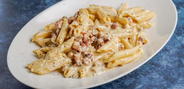 Macarrão cremoso e prático na panela de pressão