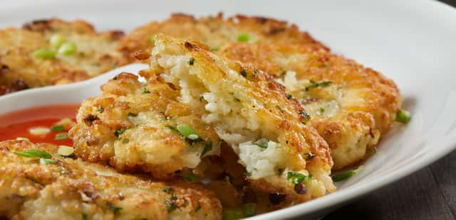 Bolinho de arroz: não jogue fora o arroz cozido