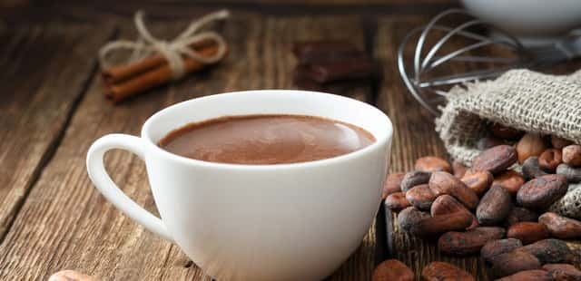 Chocolate quente cremoso com só 4 ingredientes