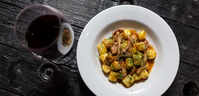 Ravioli com ragu de costela absurdamente gostoso