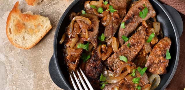 Aprenda a fazer o bife acebolado mais gostoso que você vai comer