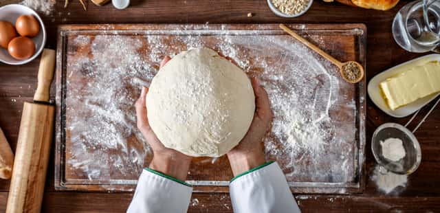 O segredo para fazer essa massa deliciosa de pães e pizzas em casa