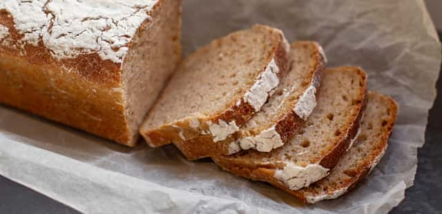 Como fazer um saboroso pão vegano em casa com facilidade