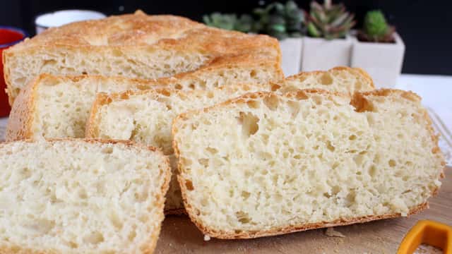 Veja como fazer pão rústico sem sova e sem panela especial