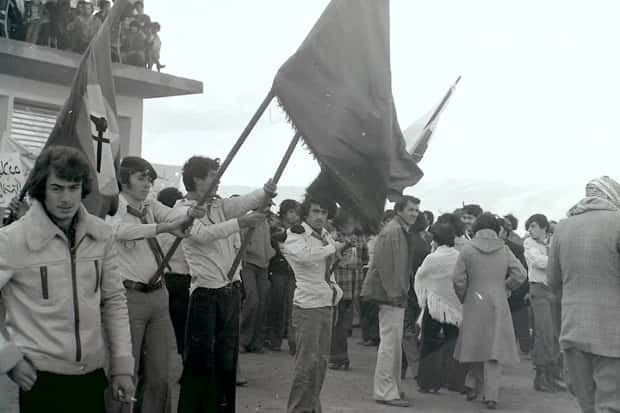 Comício por mártires políticos em Almarg, 1977 - Diab Alkarssifi