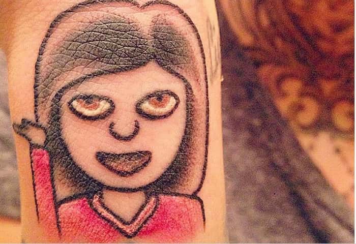 As tatuagens de emojis são algumas das novas tendências que inspiram desenhos (Imagem: Reprodução/Instagram)