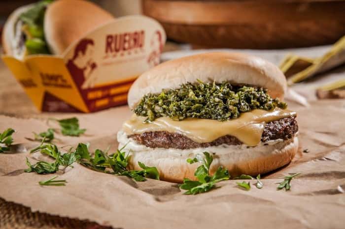 O sanduíche do Rueiros marca presença no Parque Madureira