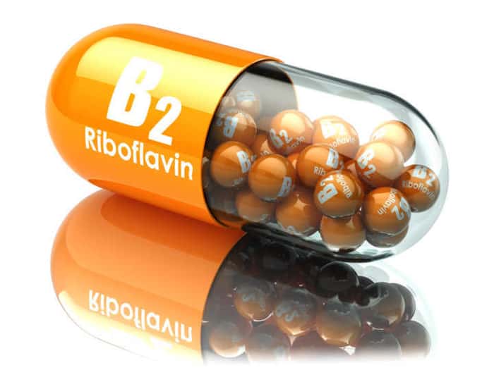 Vitamina B2: também conhecida como riboflavina, ela auxilia a renovação celular mais acelerada, deixando a pele firme e saudável, o que combate rugas e marcas de expressão no rosto.