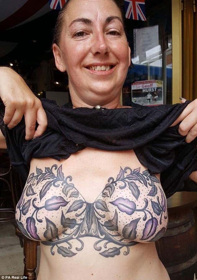 Miclelle teve a ideia ao ver as tatuagens de outras mulheres que passaram pelo mesmo