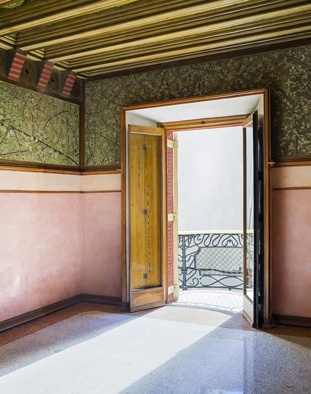 Interior de um dos cômodos da Casa Vicens