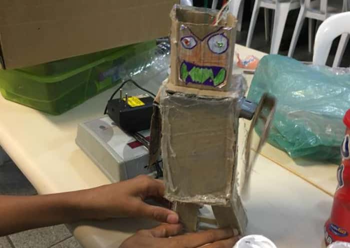 Robô elaborado por um aluno