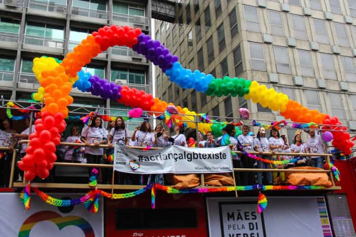 Parada LGBT na avenida Paulista 