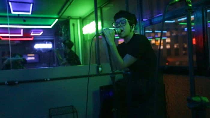 Karaoke inspirado no Japão tem vista para prédios históricos de SP -  25/01/2020 - Revista - Revista sãopaulo