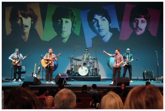 Banda Beatles para Crianças no palco