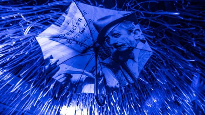Guarda-chuva estampado com foto de Adoniran Barbosa