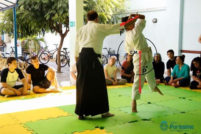 Aulas de física com artes marciais