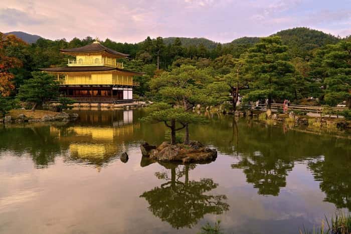 Localizada no centro-sul do Japão, Kyoto é um dos endereços mais cenográficos do país e alguns dos locais de filmagem do diretor Akira Kurosawa, como os filmes ‘Depois da Chuva’ e ‘A Saga do Judô’, primeiro filme do diretor, em 1943